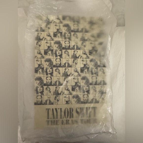 Taylor Swift Eras Tour VIP Box Toronto - Picture 2 of 15